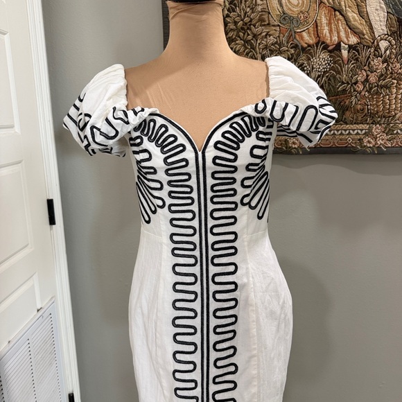 H&M Dresses & Skirts - H&M White Mini Dress with Black Detailing